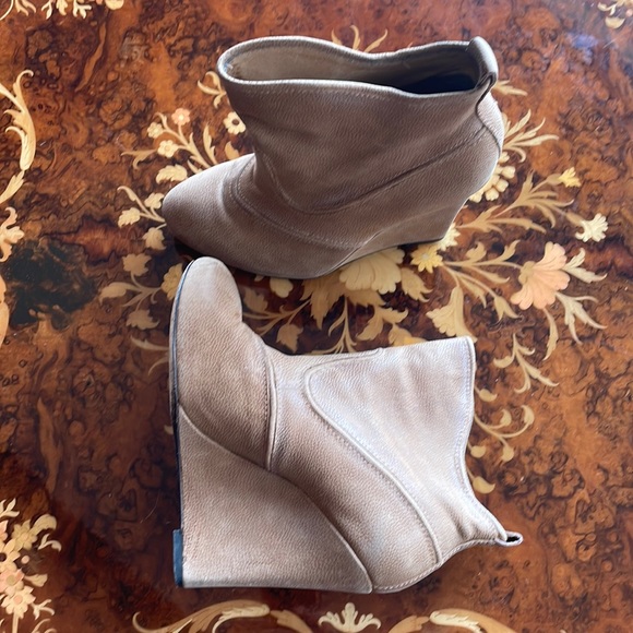 Lot of two JOIE & POUR LA VICTOIRE ultra lightweight wedge ankle boots sz6 - Picture 1 of 5